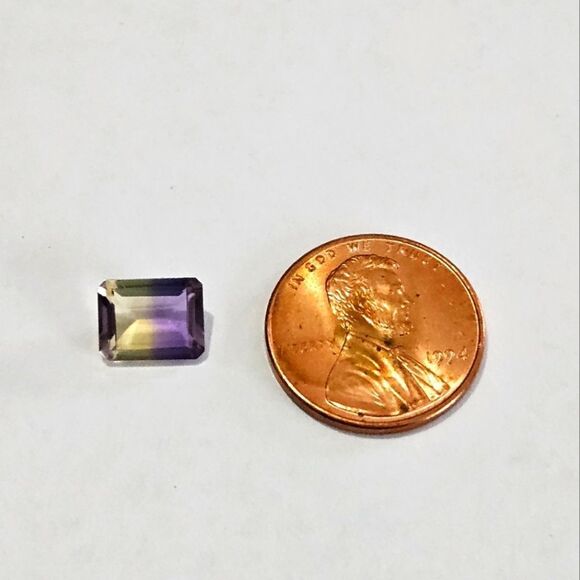 💎Bolivian Ametirine with an almost perfect color split. Beautiful! - Picture 1 of 3